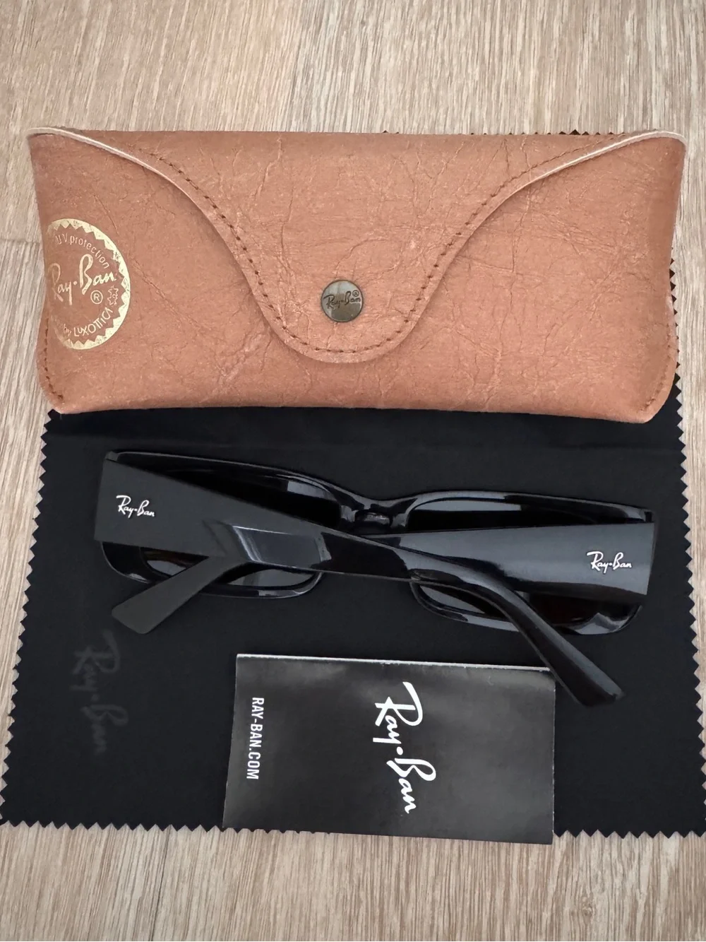 Ray-Ban Black Sunglasses with Brown Case
